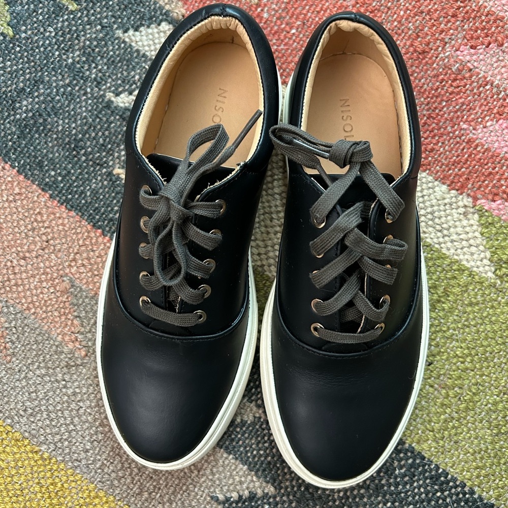 NIB Nisolo Everyday Leather Sneakers - Picture 2 of 5